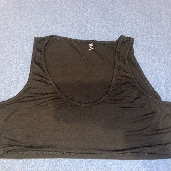 Crop top - Picture 1 of 2